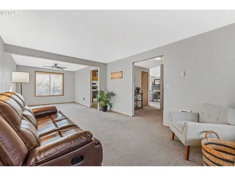 5913 NE 99th Street Vancouver WA 98665