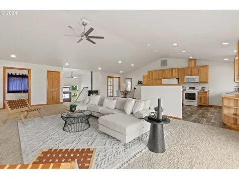 4330 Ne 290th Street La Center WA 98629