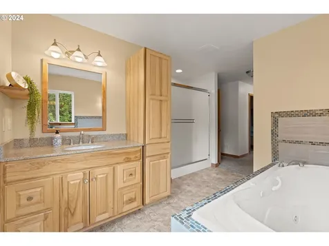 4330 Ne 290th Street La Center WA 98629