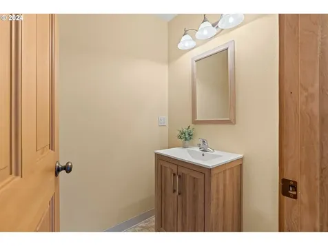 4330 Ne 290th Street La Center WA 98629