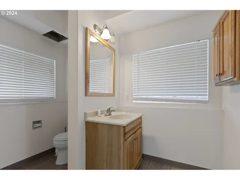 4330 Ne 290th Street La Center WA 98629