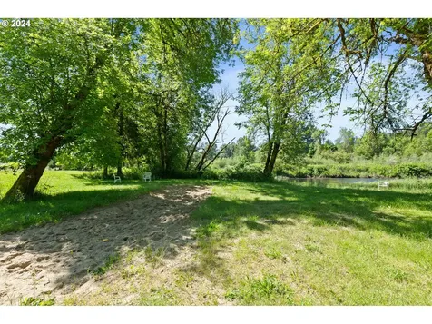 4330 Ne 290th Street La Center WA 98629