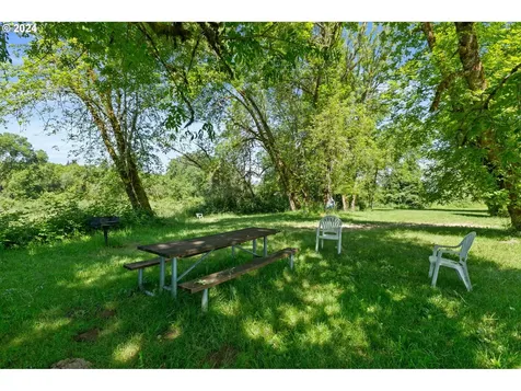 4330 Ne 290th Street La Center WA 98629