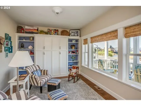 2735 Mill Pond Lane Astoria OR 97103