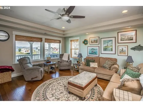 2735 Mill Pond Lane Astoria OR 97103