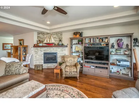 2735 Mill Pond Lane Astoria OR 97103