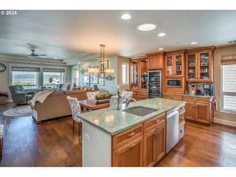2735 Mill Pond Lane Astoria OR 97103