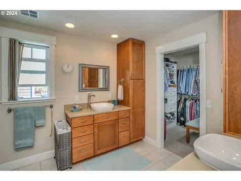 2735 Mill Pond Lane Astoria OR 97103