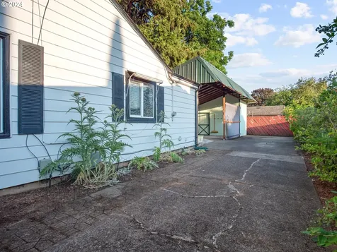 7416 Se Tolman Street Portland OR 97206