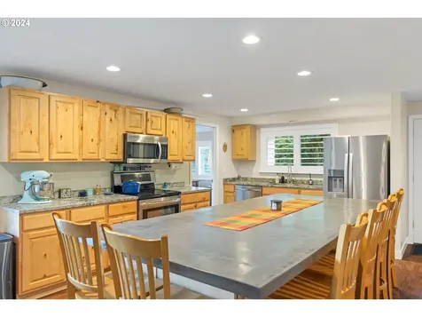 64761 Mcdermott Road Deer Island OR 97054