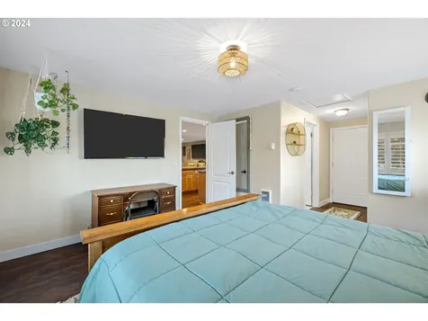 64761 Mcdermott Road Deer Island OR 97054