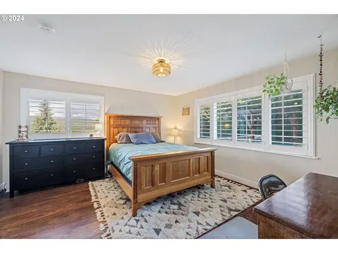 64761 Mcdermott Road Deer Island OR 97054