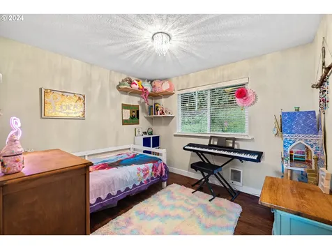64761 Mcdermott Road Deer Island OR 97054