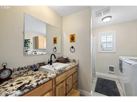 64761 Mcdermott Road Deer Island OR 97054