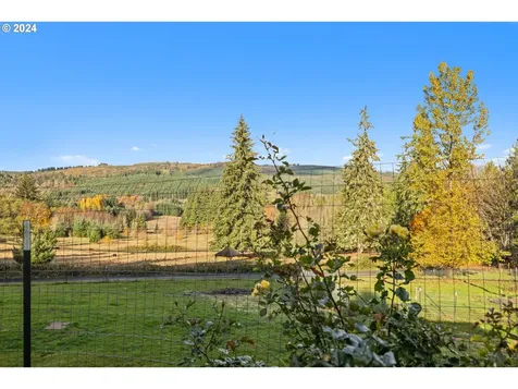 64761 Mcdermott Road Deer Island OR 97054