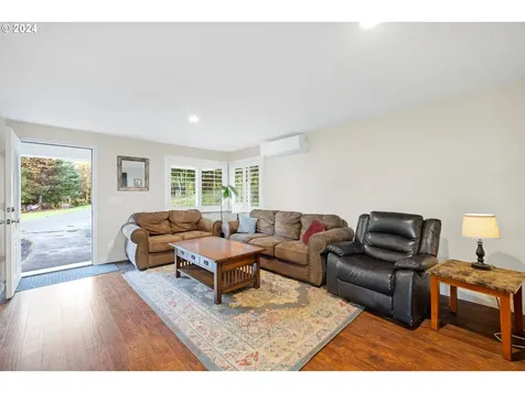 64761 Mcdermott Road Deer Island OR 97054
