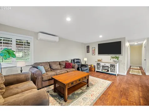 64761 Mcdermott Road Deer Island OR 97054