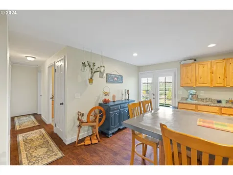 64761 Mcdermott Road Deer Island OR 97054