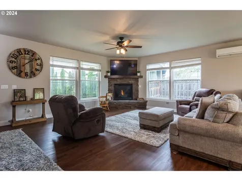 130 Kangaroo Court Winston OR 97496