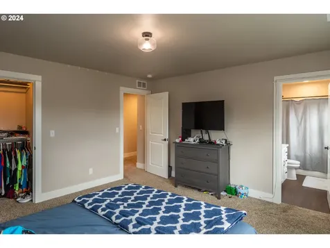 130 Kangaroo Court Winston OR 97496