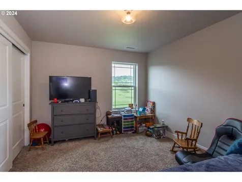 130 Kangaroo Court Winston OR 97496