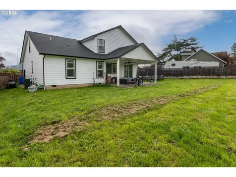 130 Kangaroo Court Winston OR 97496