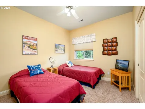 4505 NE Tide Avenue Lincoln City OR 97367