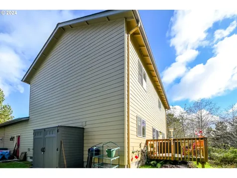 4505 NE Tide Avenue Lincoln City OR 97367