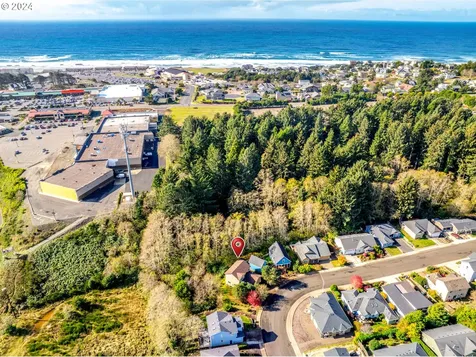 4505 NE Tide Avenue Lincoln City OR 97367