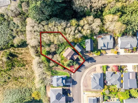 4505 NE Tide Avenue Lincoln City OR 97367