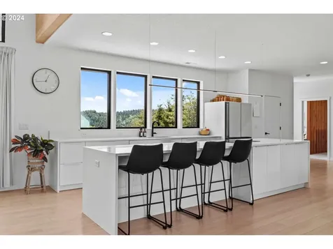 102 High Bank Lane Woodland WA 98674