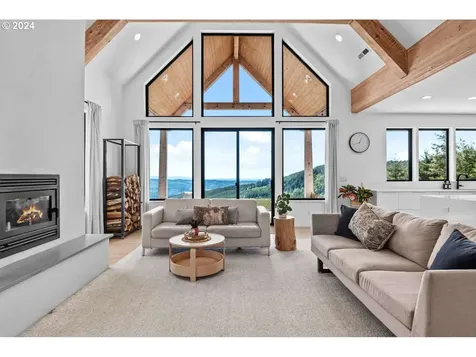 102 High Bank Lane Woodland WA 98674
