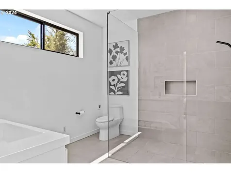 102 High Bank Lane Woodland WA 98674