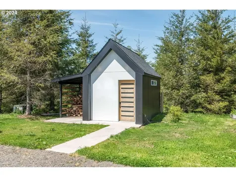 102 High Bank Lane Woodland WA 98674