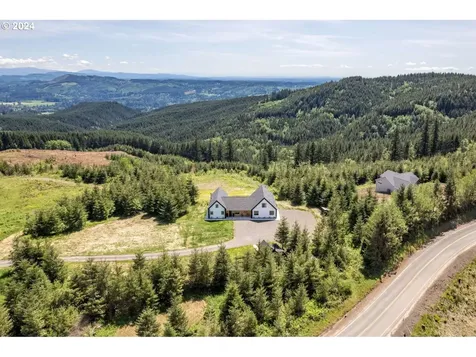 102 High Bank Lane Woodland WA 98674