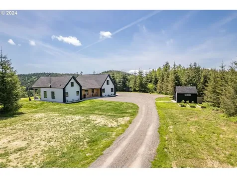 102 High Bank Lane Woodland WA 98674