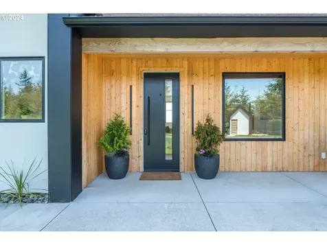 102 High Bank Lane Woodland WA 98674