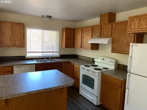 4641 NE 98th Avenue Portland OR 97220
