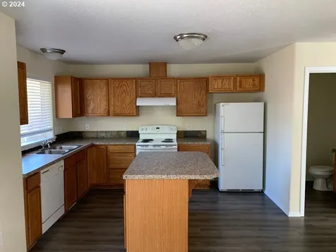 4641 NE 98th Avenue Portland OR 97220