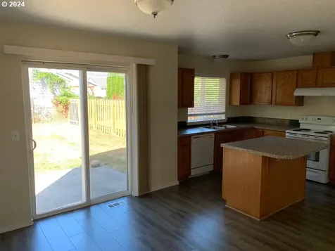 4641 NE 98th Avenue Portland OR 97220