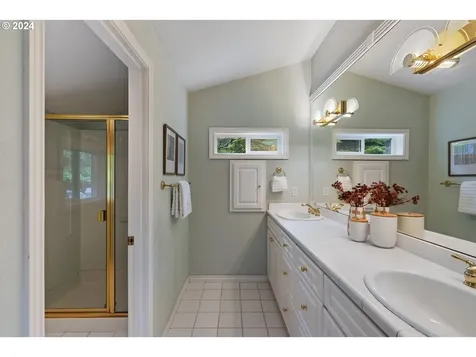 5020 Sw Fairhaven Drive Portland OR 97221