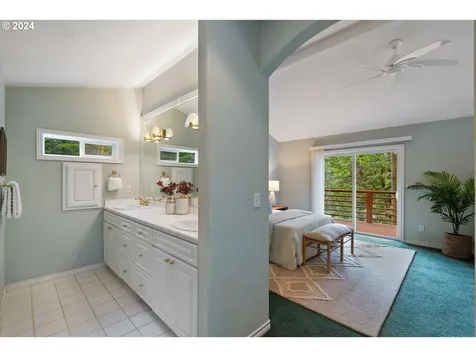 5020 Sw Fairhaven Drive Portland OR 97221
