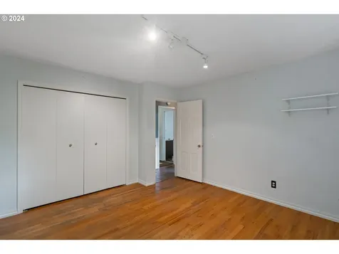 5020 Sw Fairhaven Drive Portland OR 97221