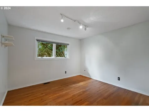5020 Sw Fairhaven Drive Portland OR 97221