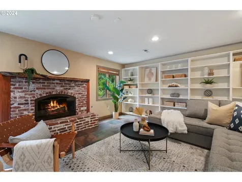 5020 Sw Fairhaven Drive Portland OR 97221