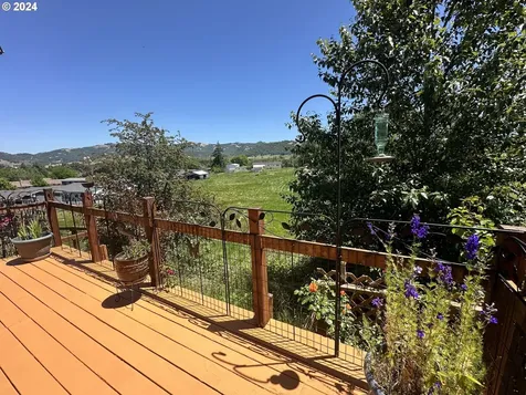 152 Fox Hollow Lane Roseburg OR 97471
