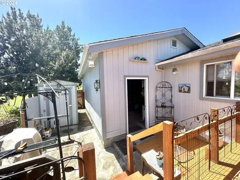 152 Fox Hollow Lane Roseburg OR 97471