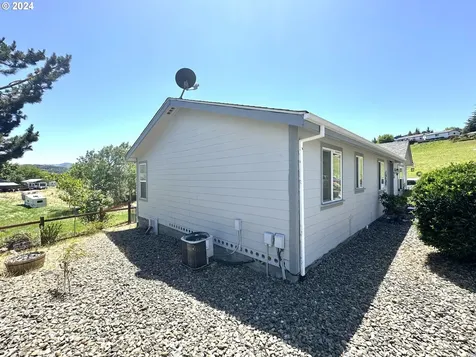 152 Fox Hollow Lane Roseburg OR 97471