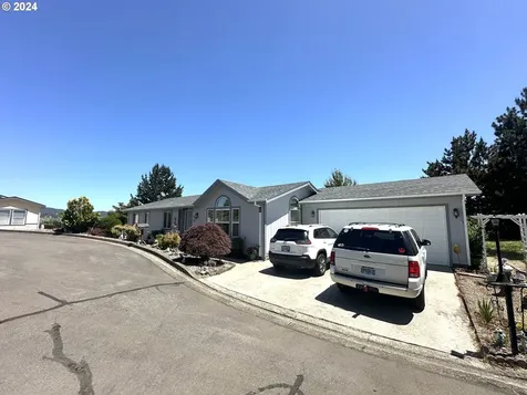 152 Fox Hollow Lane Roseburg OR 97471
