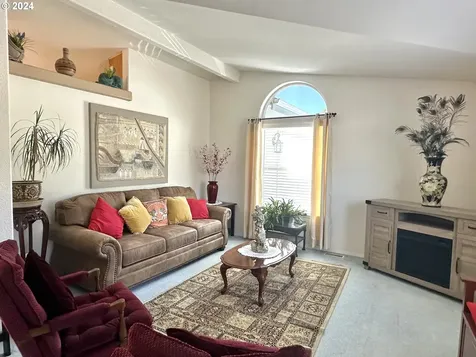 152 Fox Hollow Lane Roseburg OR 97471